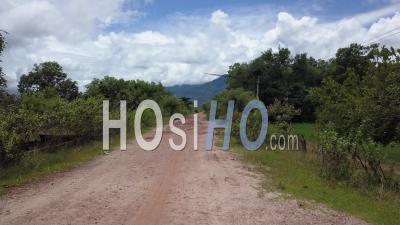 Route Dans Le Village De Champassak Sur Le Mékong- Vidéo Drone