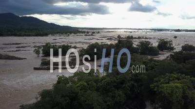 Chutes De Li Phi Et Fleuve Mékong - Vidéo Drone