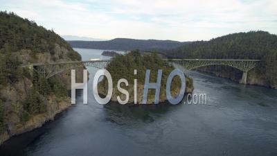 Classic Filming Of Famous Pacific Northwest Big Bridge. Deception Pass Washington Usa - Video Drone Footage