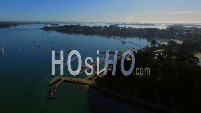The Little Harbor Of The Ile Aux Moines - Vidéo Drone