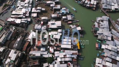 Vue Verticale De Hong Kong Sur Le Village De Pêcheurs Tai O - Vidéo Drone