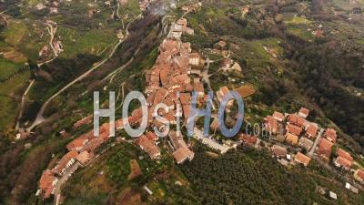 Vue Aérienne, Une Ancienne Petite Ville Perchée En Toscane, Italie, 4 K - Vidéo Drone