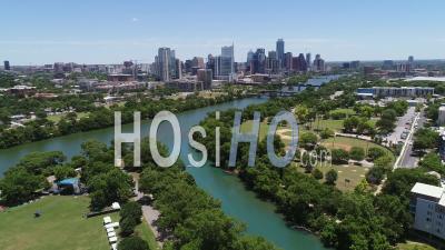 Acl Austin City Limits Et Le Centre-Ville D'austin, Texas, États-Unis D'amérique - Vidéo Drone