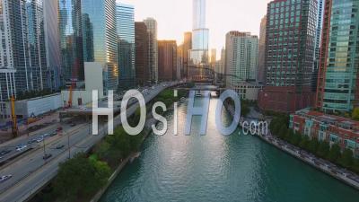 Centre-Ville De Chicago Et Rivière Chicago Illinois Usa Drone Footage - Vidéo Drone