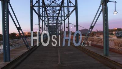 Walnut Street Bridge And Hunter Museum Chattanooga Tennessee - Video Drone Footage
