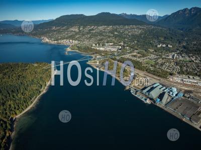 Lions Gate Bridge Et West Vancouver - Photographie Aérienne