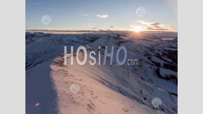 Coucher De Soleil Depuis Le Mont Joly Enn Hiver Vue Par Drone - Photographie Aérienne