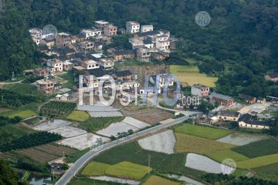 Village Et Les Paysages Vus Du Haut De Moon Hill, Guangxi, En Chine. - Photographie Aérienne