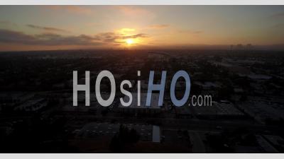 Vue Aérienne De La Ville De Los Angeles Et West Hollywood Au Coucher Du Soleil -Vidéo Drone