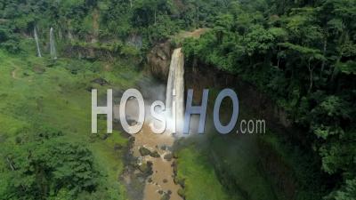 Ekom Greystoke Waterfall Panoramic And Rising Scenery - Video Drone Footage