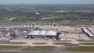 Aéroport D'heathrow, Londres, Filmé Par Hélicoptère