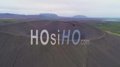 Vue Aérienne Sur Le Cône Du Volcan Hverfjall à Myvatn, Islande - Vidéo Drone