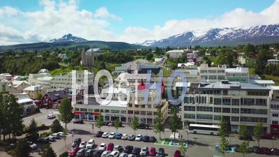 Vue Aérienne De La Ville Pittoresque D'akureyri, Islande - Vidéo Drone