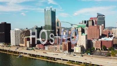 Vue Aérienne Au-Dessus Du Centre-Ville De Pittsburgh, En Pennsylvanie - Vidéo Drone
