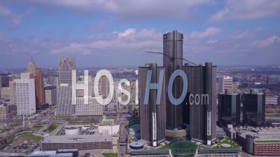 Vue Aérienne Du Centre-Ville De Detroit, Avec La Tour Gm Et La Rivière Detroit - Vidéo Drone