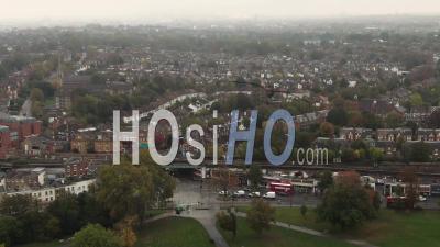 Un Village Victorien Au Sud De Londres -Vidéo Drone