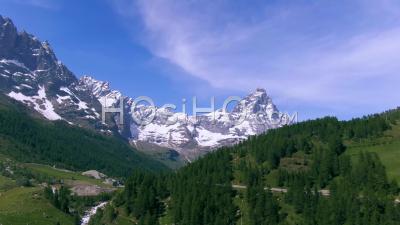 Mont Cervin (cervin) Dans Les Alpes Italiennes -Vidéo Drone
