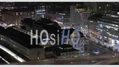 Illuminé Centralstation La Nuit à Stockholm En Suède - Vidéo Drone