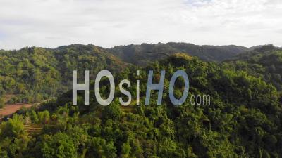 Sommet De La Montagne Couverte De Forêt Tropicale, Philippines - Vidéo Drone