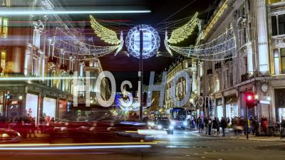 Lumières De Noël Et Décoration Dans Regent Street à Londres
