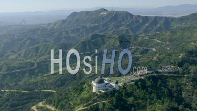 Vue Aérienne De L'observatoire Griffith Et Hollywood Sign In Background