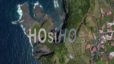Piscines Naturelles Sur L'île De San Jorge Aux Açores - Vidéo Drone