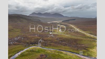 Aerial View Over Dundonnell River In Scotland - Drone Point Of View - Photographie Aérienne