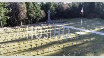 Cimetière De La Première Guerre Mondiale Dans Les Vosges - Vidéo Par Drone