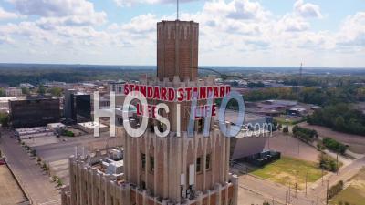 Immeuble Standard Life Et Bâtiments Dans Le Quartier Des Affaires Du Centre-Ville De Jackson, Mississippi - Vidéo Aérienne Par Drone