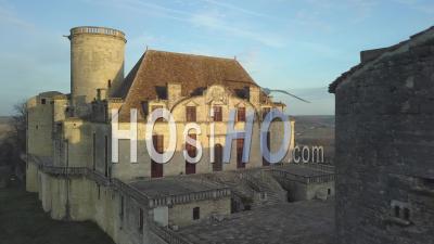 Château De Duras Et Village Au Coucher Du Soleil - Vidéo Aérienne De Drone