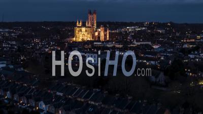 Canterbury Historique, Kent, Royaume-Uni, Site Du Patrimoine Mondial De L'unesco De Nuit - Vidéo Drone