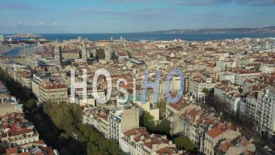 Leon Gambetta - Réformes Dans La Ville De Marseille Au Jour 8, France - Vidéo Drone