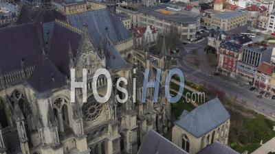 Empty City Of Reims During Lockdown Due To Covid-19 - Notre Dame De Reims Cathedrale - Video Drone Footage