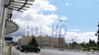 Parlement Hellénique, En Face De L'hôtel Grande Bretagne, Place Syndagma, Confinement Dans Le Centre-Ville D'athènes, Grèce