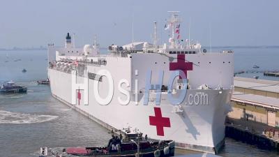 2020 - U.S. Navy Hospital Ship Comfort Docked In New York Harbor To Fight The Coronavirus Covid-19 Virus Outbreak.