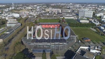 Stade Du Moustoir, Stade De Football De Lorient, Jour 15 De L'épidémie De Covid-19, France - Vidéo Par Drone