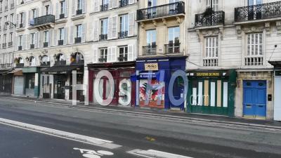 Covid19 - Une Boutique De Souvenirs Fermée Sur Les Rives