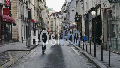 Covid19 - Rue Des St Peres, Scooter