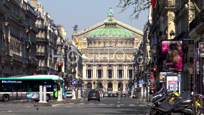 Paris Under Coronavirus Lockdown, Avenue De L'opera