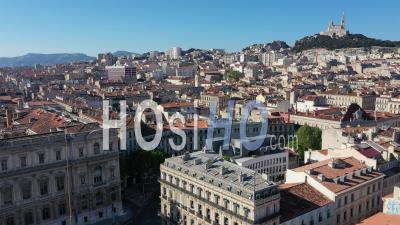 Place De La Prefecture, Marseille City Au Jour 26 Du Confinement Covid-19, France -  Vidéo Par Drone