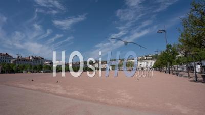 Place Bellecour Pendant Le Confinement