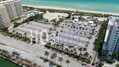 Centre De Test Covid-19 Au 46th St à Miami Beach - Vidéo Drone