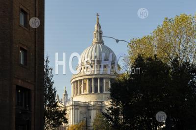 St Pauls Cathedral, A Popular London Tourist Attraction And Landmark On A Bright Blue Sky Day In Autumn, Shot In The Coronavirus Covid-19 Pandemic Lockdown When It Was Quiet And Empty In England, Europe