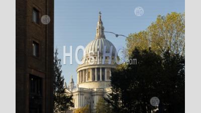 St Pauls Cathedral, A Popular London Tourist Attraction And Landmark On A Bright Blue Sky Day In Autumn, Shot In The Coronavirus Covid-19 Pandemic Lockdown When It Was Quiet And Empty In England, Europe
