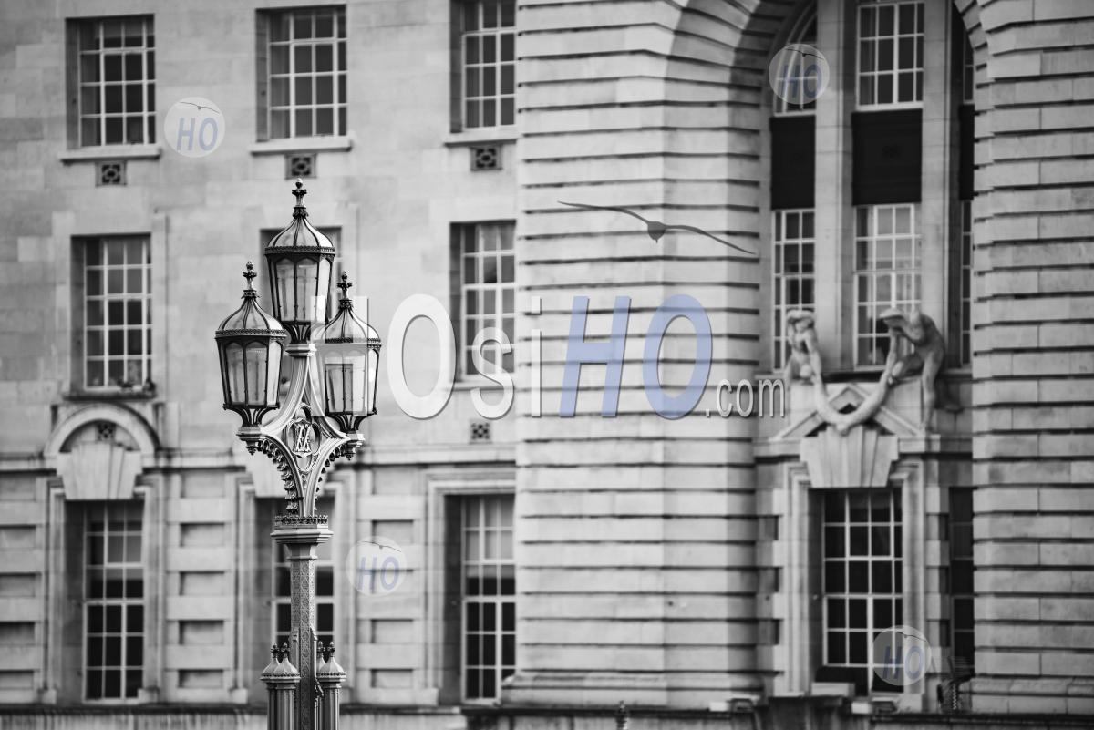 Black and white outlet lamps for sale