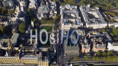 Westminster, Downing Street, Horse Guards Parade Et Trafalgar Square, Londres, Filmé En Hélicoptère
