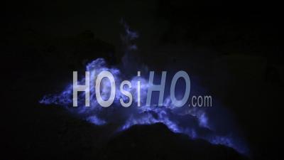 Flammes Bleues Du Volcan Kawah Ijen Indonésie