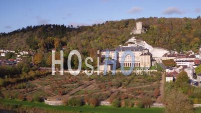 La Roche-Guyon, Village Et Castel - Vidéo Par Drone