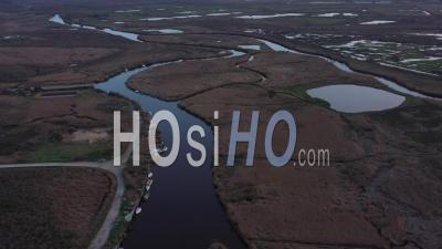 Vue Aérienne Du Bassin D'arcachon, Audenge Et Biganos, Le Delta De La Rivière Eyre à Marée Haute - Vidéo Par Drone 