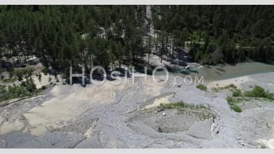 La Vallée De La Clarée Après Un Flux De Lave Torrentielle, Près De Briançon, Hautes-Alpes, France, Vidéo Prise Par Drone